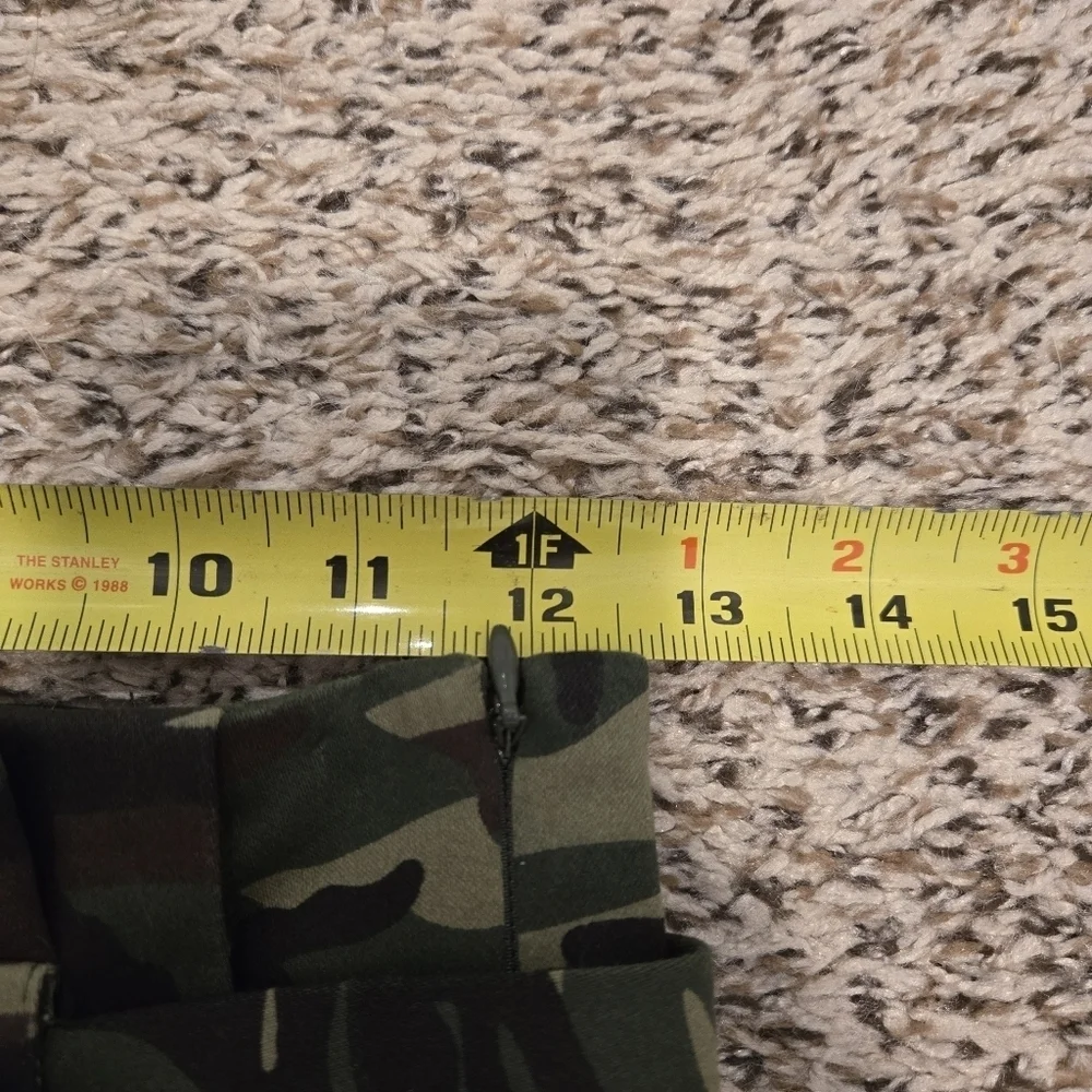 Lovers + Friends Camouflage Flex Waist Skirt Size Small With Side Zipper